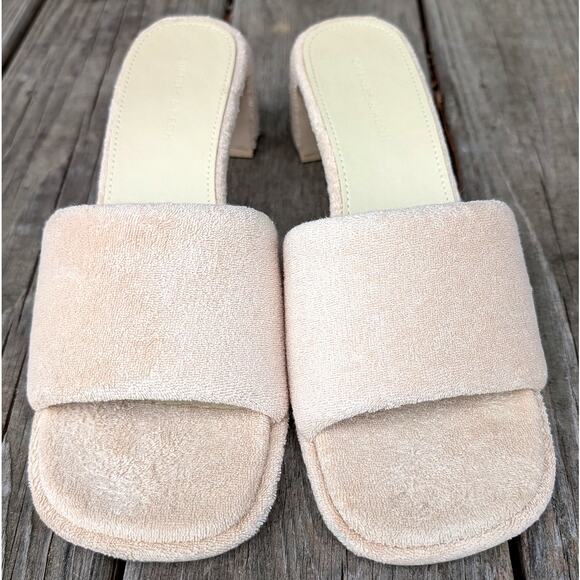 Charles & Keith Loey Textured Curved-Heel Mules Beige Women's 8.5 (39) - Picture 10 of 11